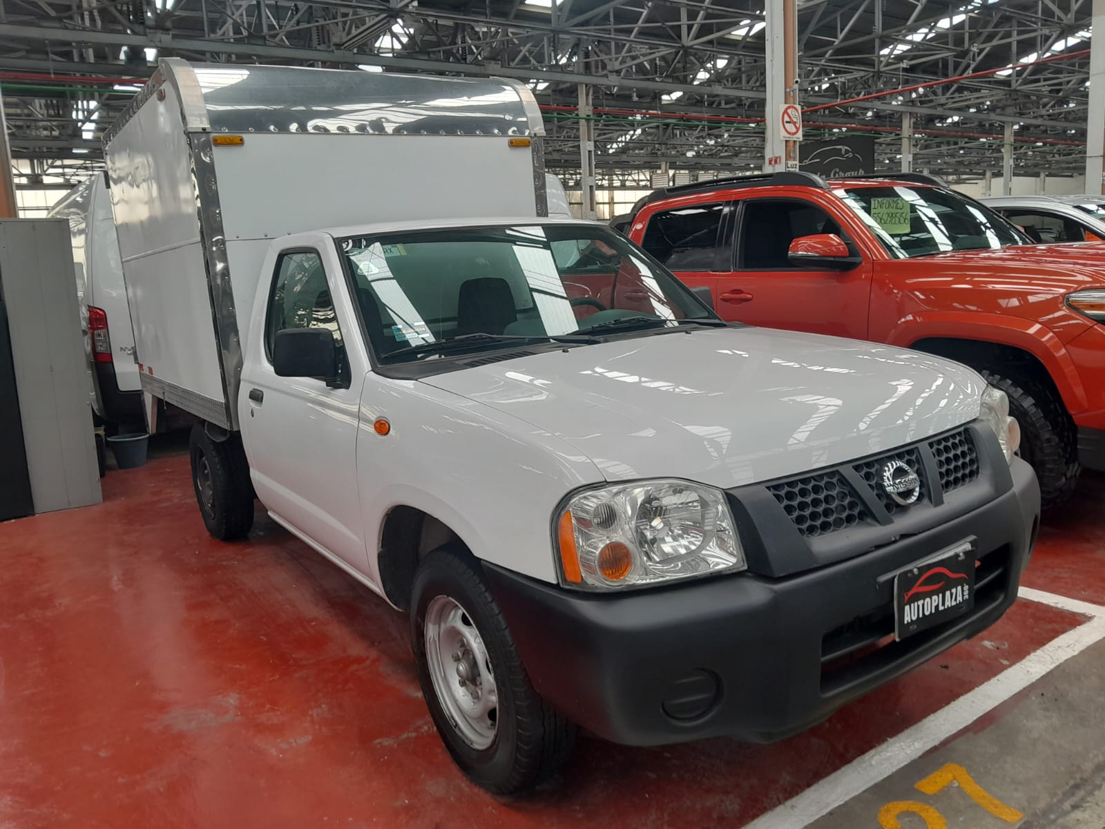 Nissan NP300 2.4 Chasis Dh Mt
